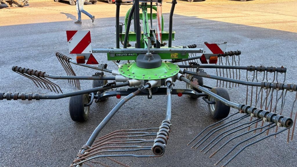 Andaineur DEUTZ FAHR SwatMaster 4222 - photo slide 4