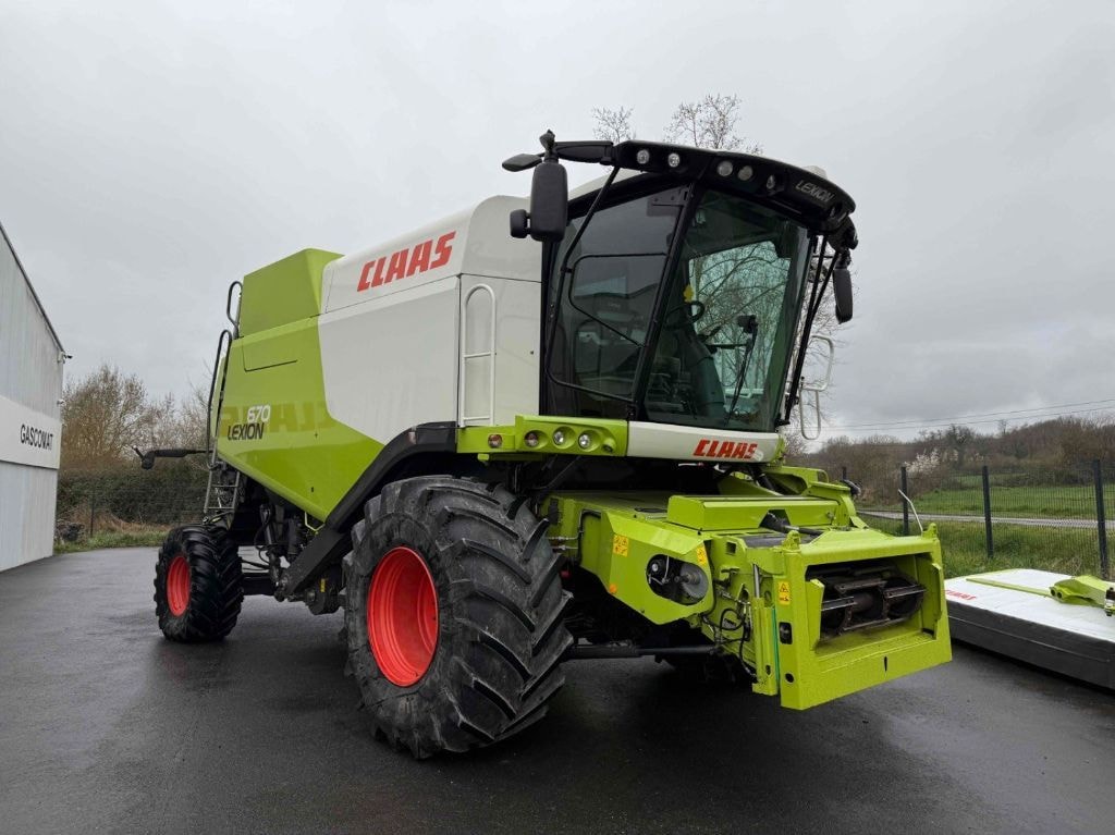 Moissonneuse CLAAS LEXION 670 MONTANA - - photo slide 1