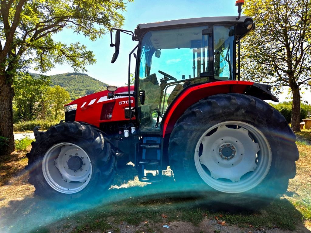 Tracteur MASSEY FERGUSON 5709 ESSENTIAL DYNA-4 - photo slide 10