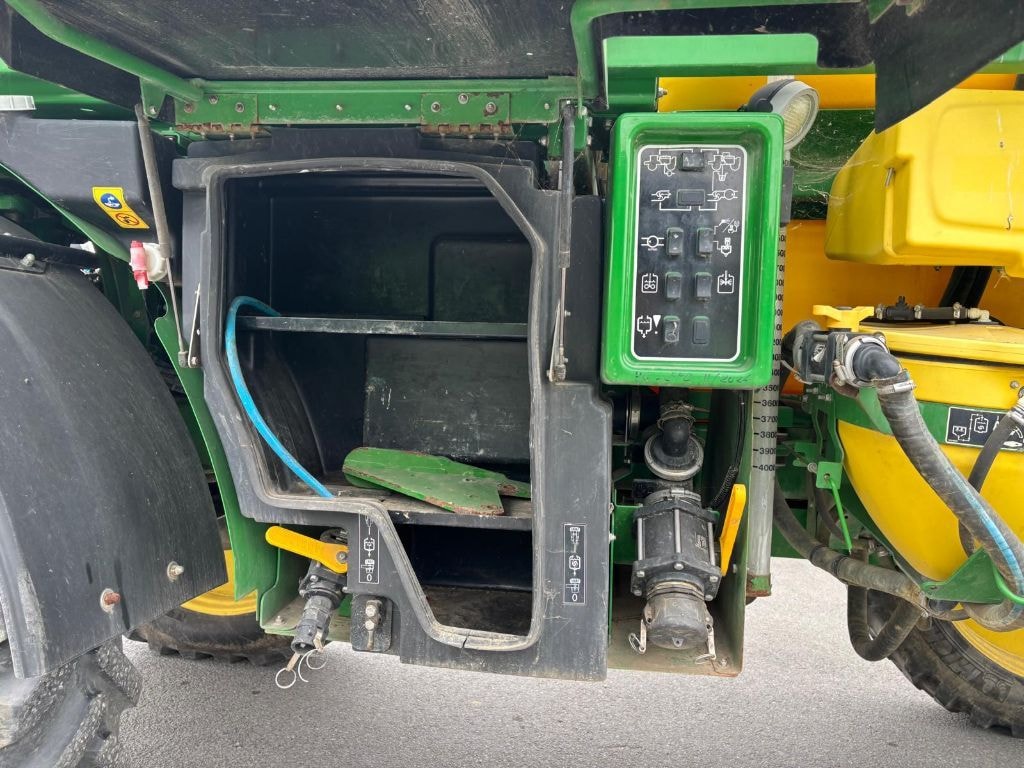 Pulverisateur automoteur JOHN DEERE 4040i - photo slide 33