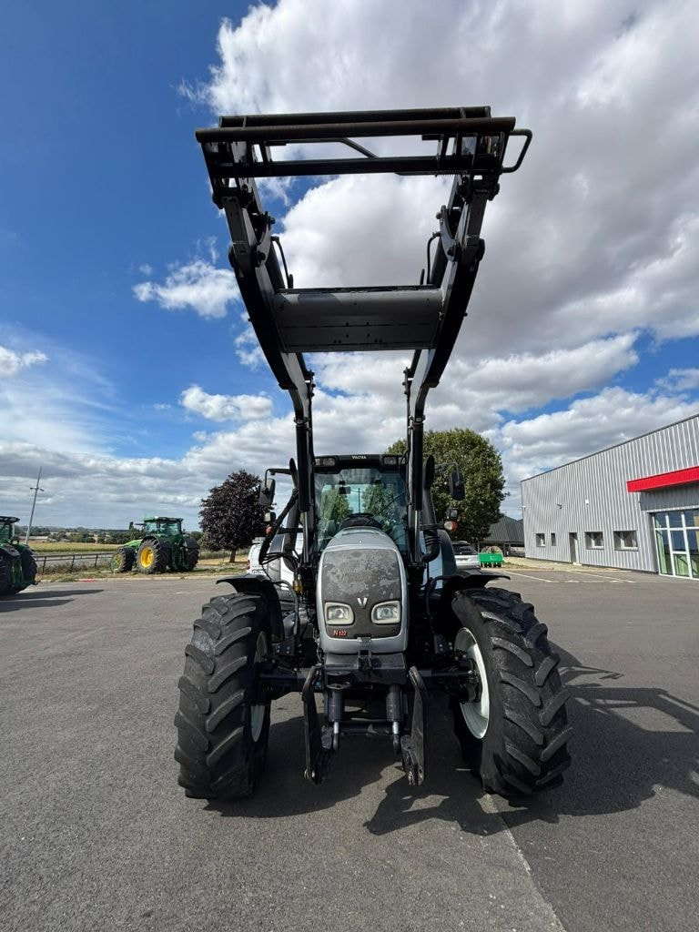 Tracteur chargeur VALTRA N122 DIRECT - photo slide 15