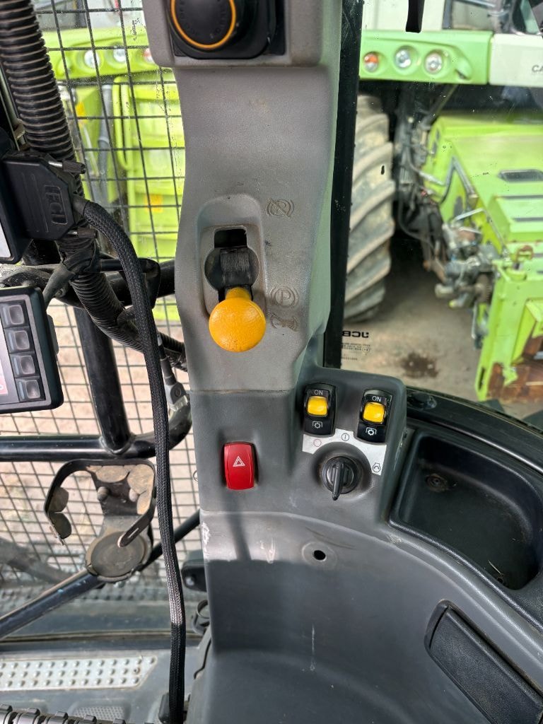 Tracteur JCB FASTRAC 4220 - photo slide 11