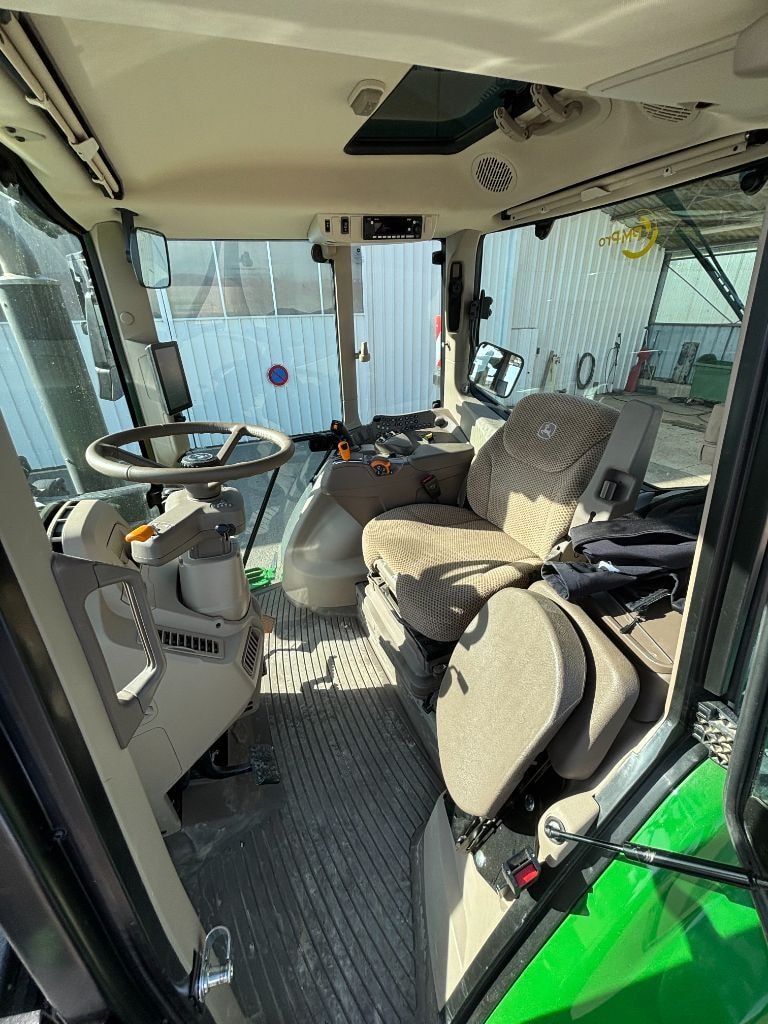 Tracteur JOHN DEERE 6M240 - photo slide 14