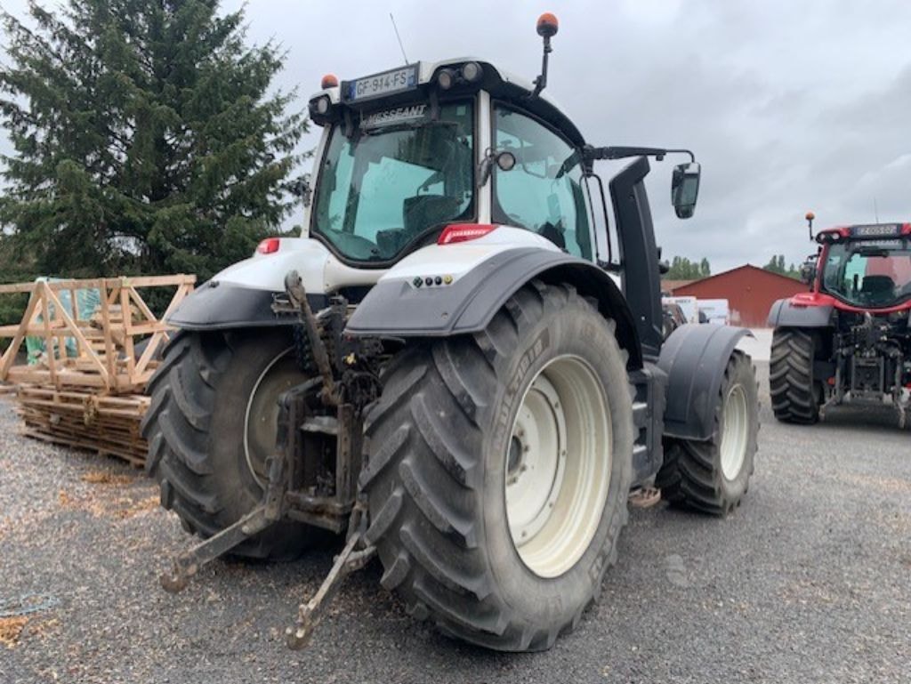 Tracteur VALTRA T214D - photo slide 3