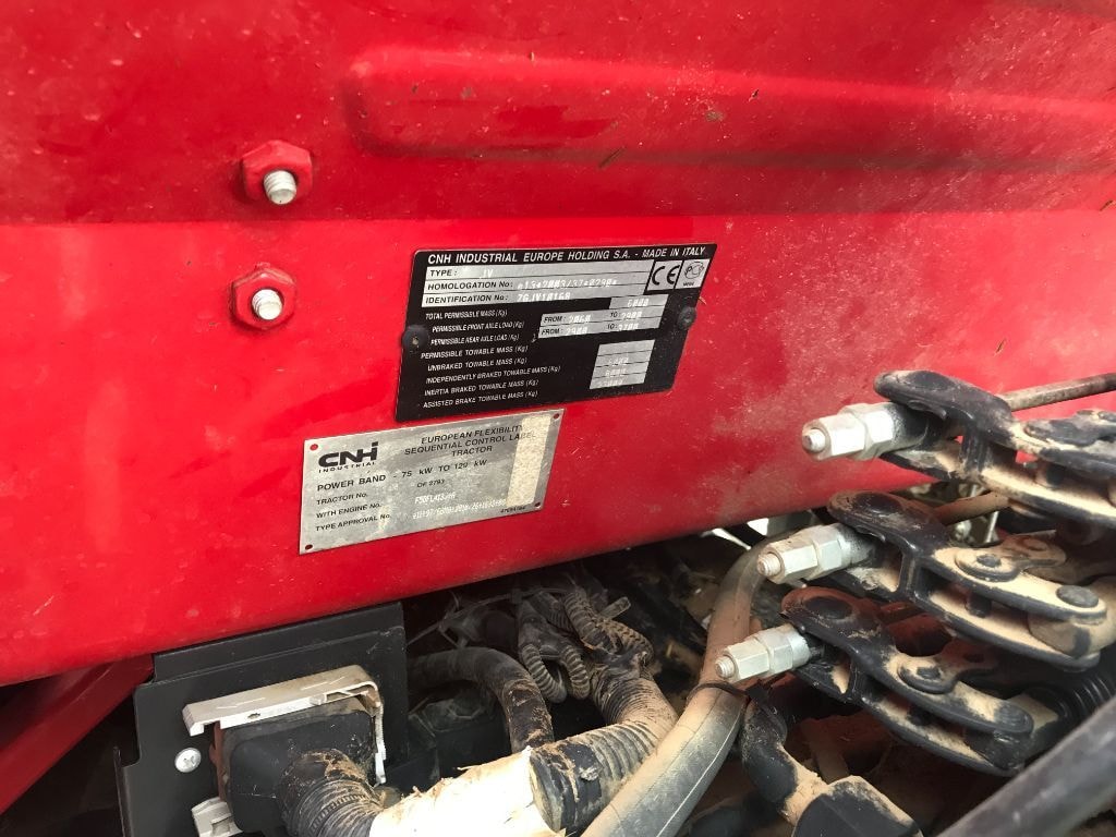 Tracteur chargeur CASE IH FARMALL 105 C  - photo slide 28