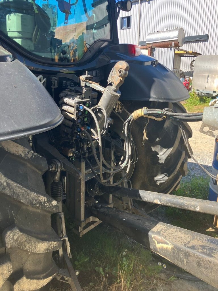 Tracteur VALTRA N174 DIRECT - photo slide 4