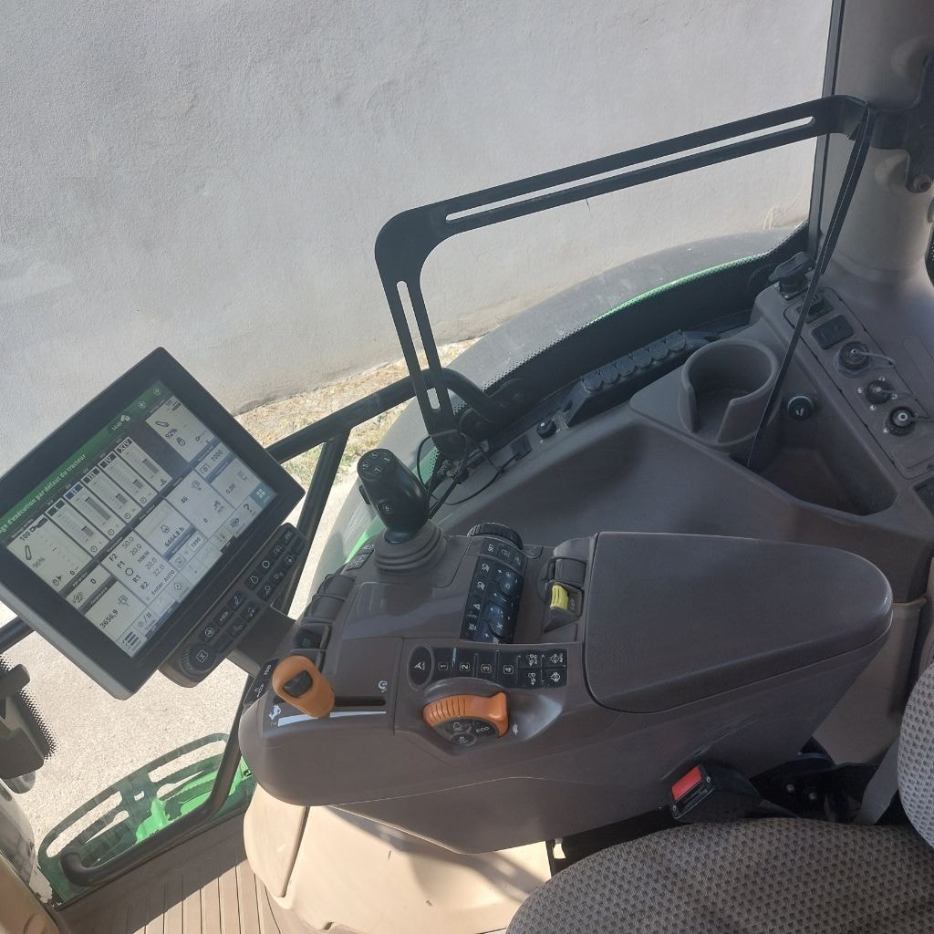 Tracteur JOHN DEERE 6145R - photo slide 12