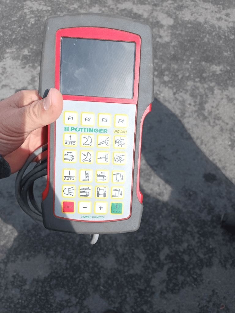 Autochargeuse POTTINGER Jumbo 7210 - photo slide 13