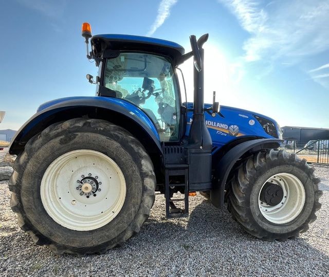 Tracteur NEW HOLLAND T7.275 HD - photo slide 3