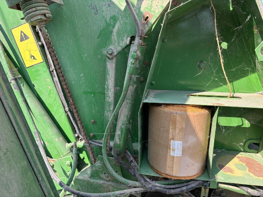 Presse balles rondes JOHN DEERE 550 - photo slide 23