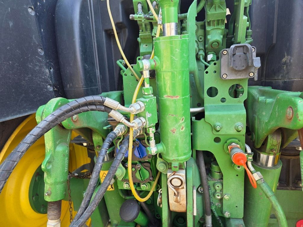 Tracteur chargeur JOHN DEERE 6130R - photo slide 17