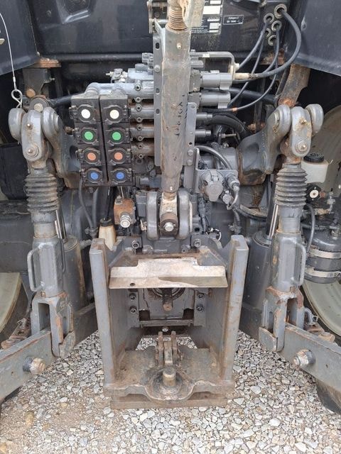 Tracteur VALTRA T144  ACTIVE - photo slide 7
