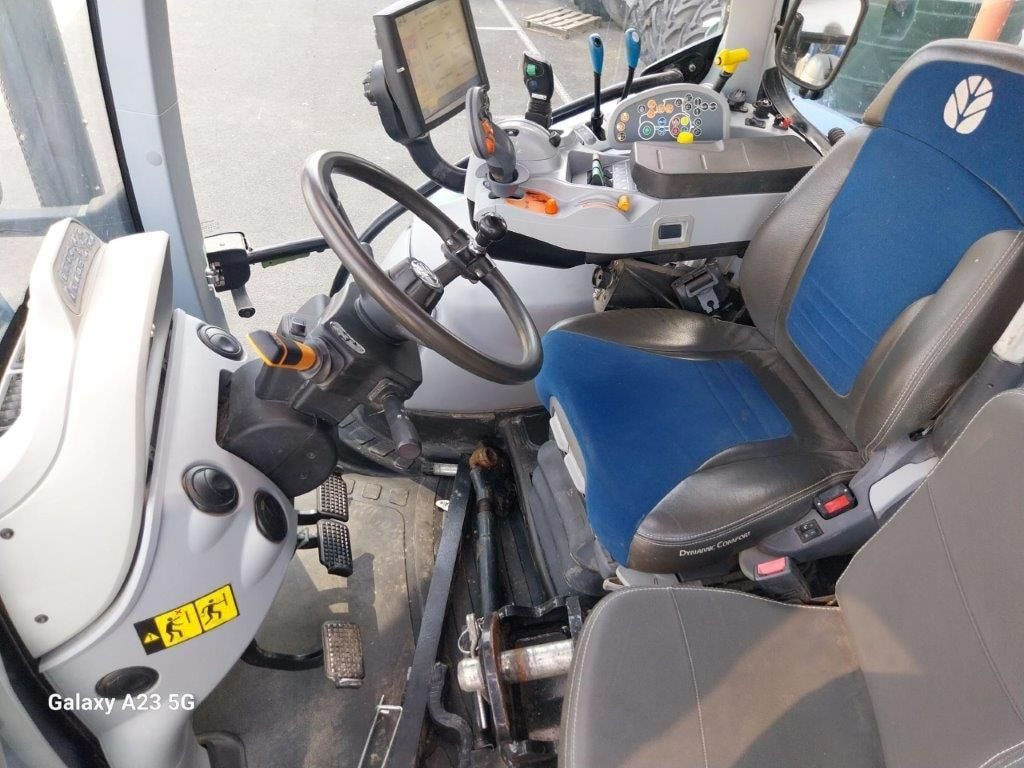 Tracteur chargeur NEW HOLLAND T5 120 - photo slide 4