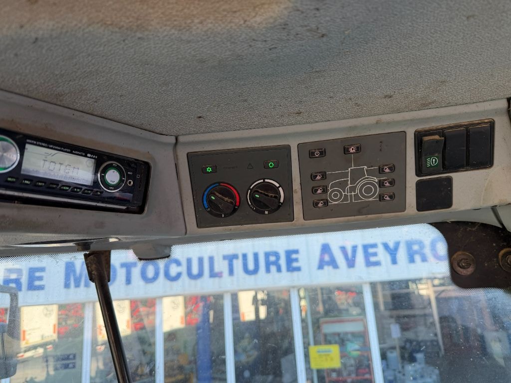 Tracteur CLAAS ARION 620 - photo slide 22