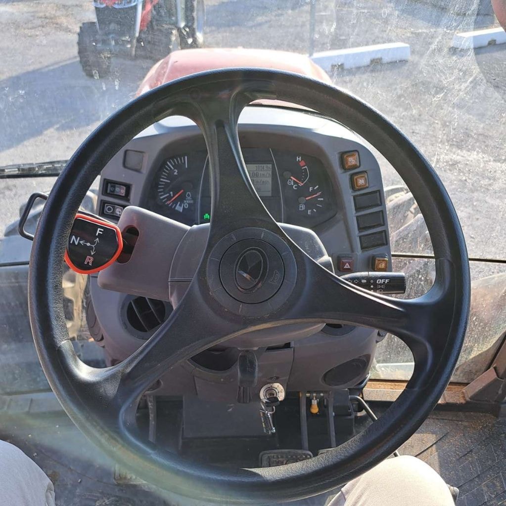 Tracteur KUBOTA M6-142 - photo slide 11