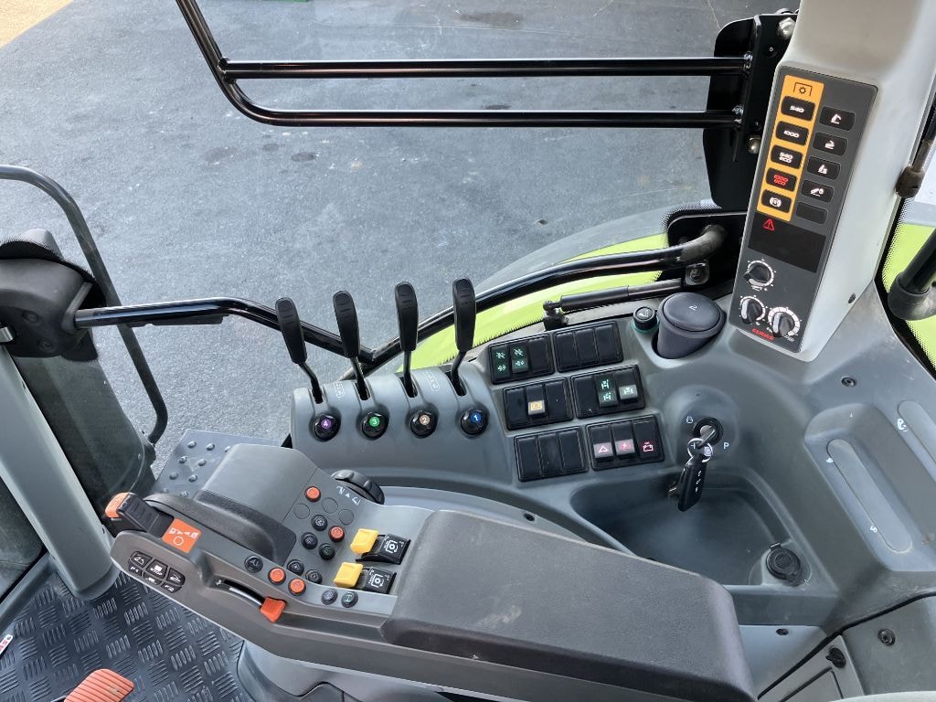 Tracteur CLAAS ARION 610 + PDF AV - photo slide 10
