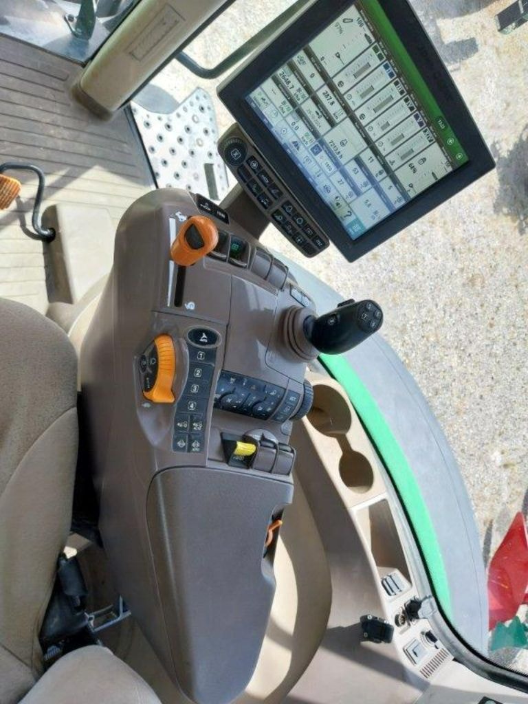 Tracteur JOHN DEERE 7250R - photo slide 18