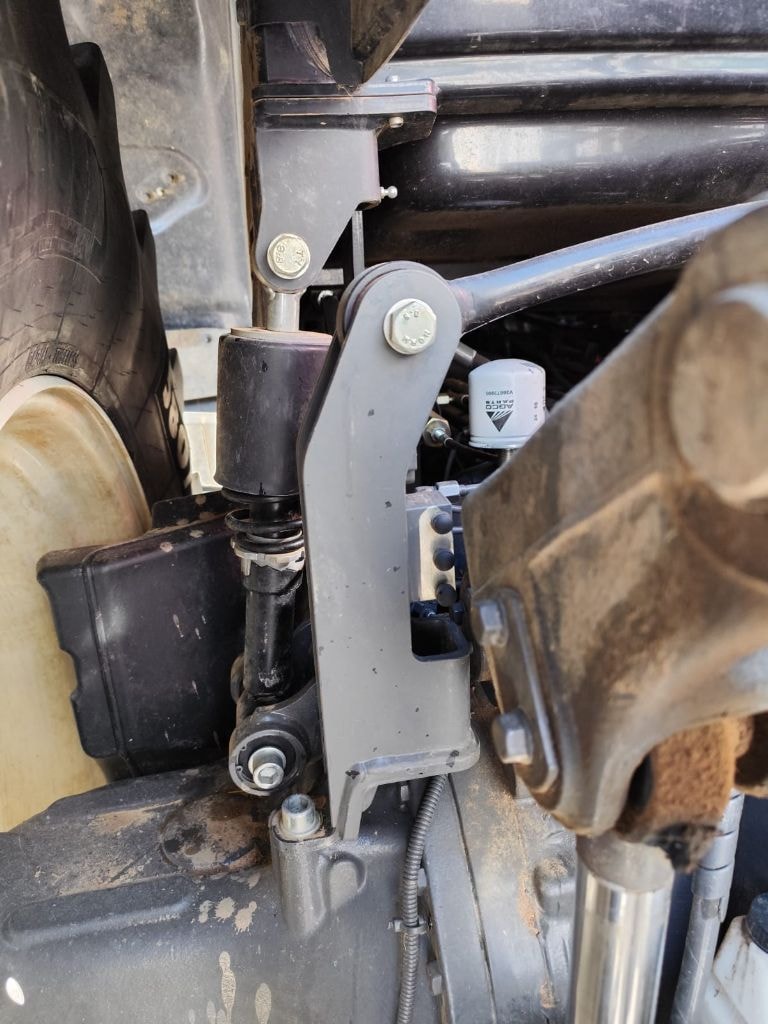 Tracteur VALTRA T145 - photo slide 14