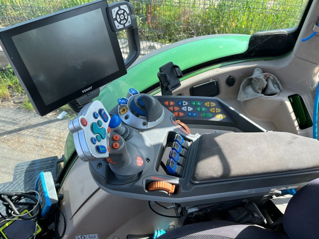 Tracteur FENDT 720 VARIO PROFI + - photo slide 9