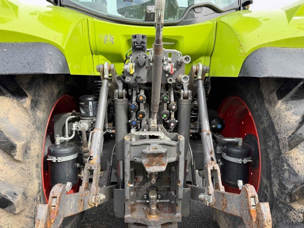 Tracteur CLAAS ARION 630 HEXASHIFT - - photo slide 10