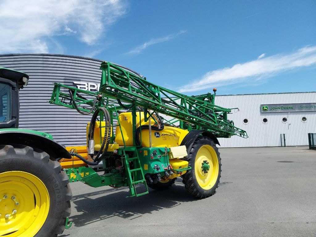 Pulverisateur JOHN DEERE M724I - photo slide 1