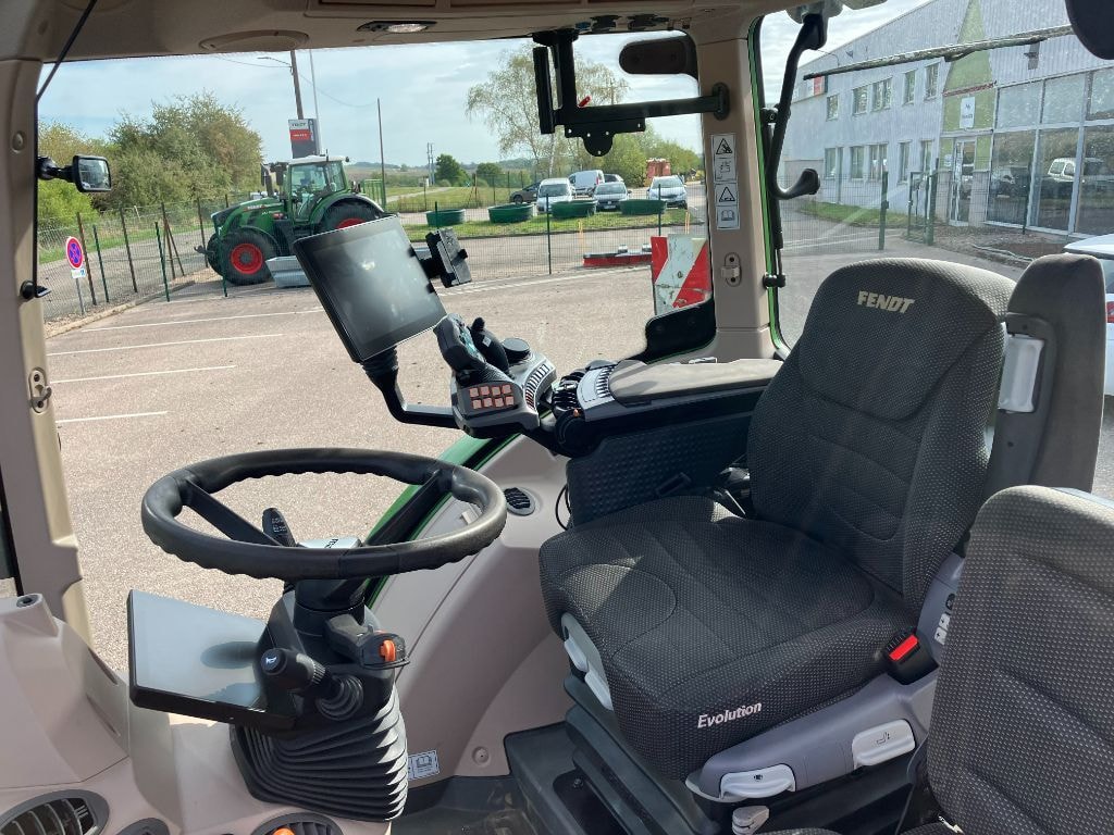 Tracteur FENDT 724 VARIO PROFI + - photo slide 10