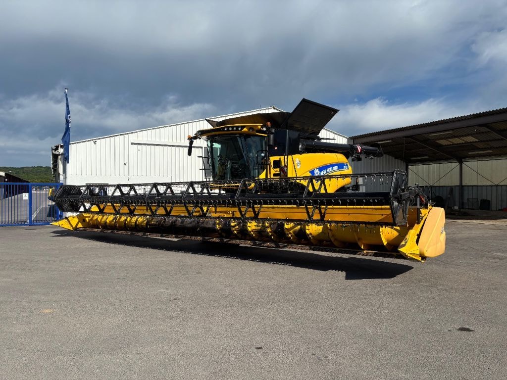Moissonneuse NEW HOLLAND CR10.90 - photo slide 2