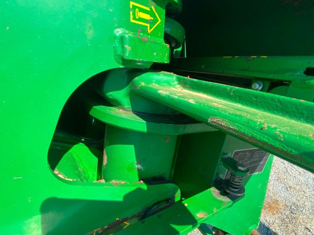 Faucheuse conditionneuse JOHN DEERE 328A - photo slide 9