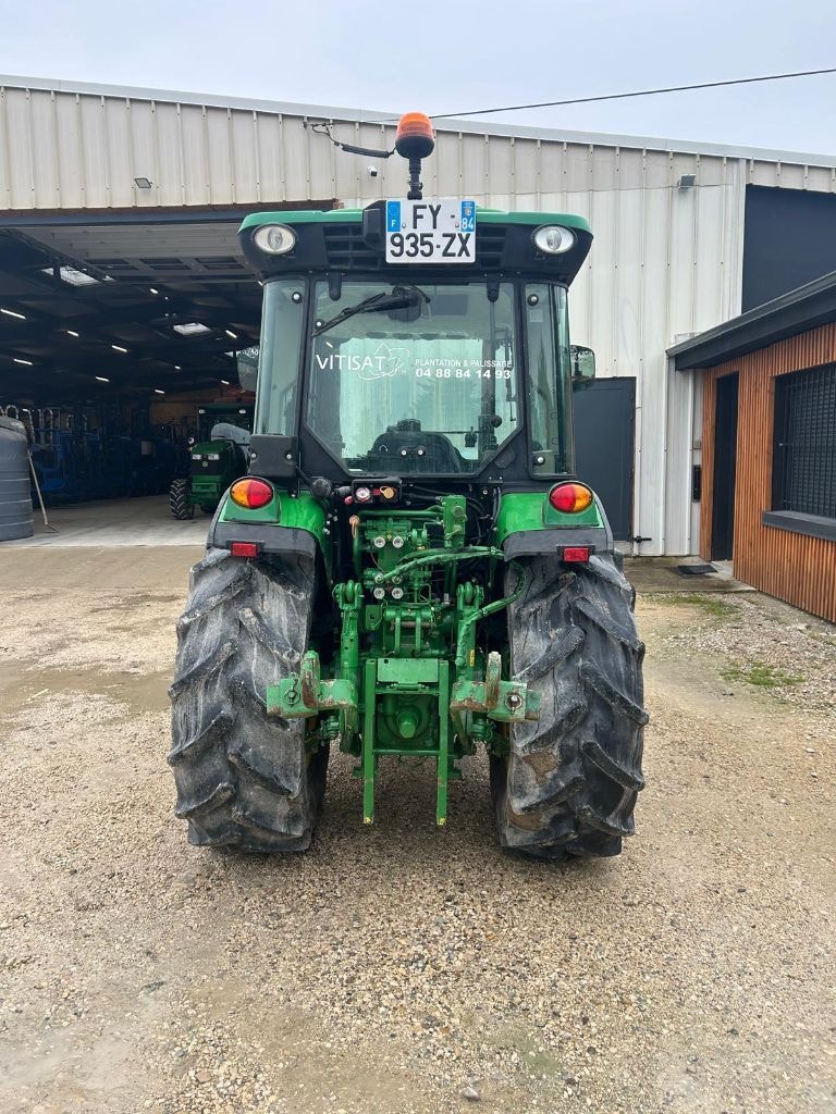 Tracteur fruitier JOHN DEERE 5090GF - photo slide 5