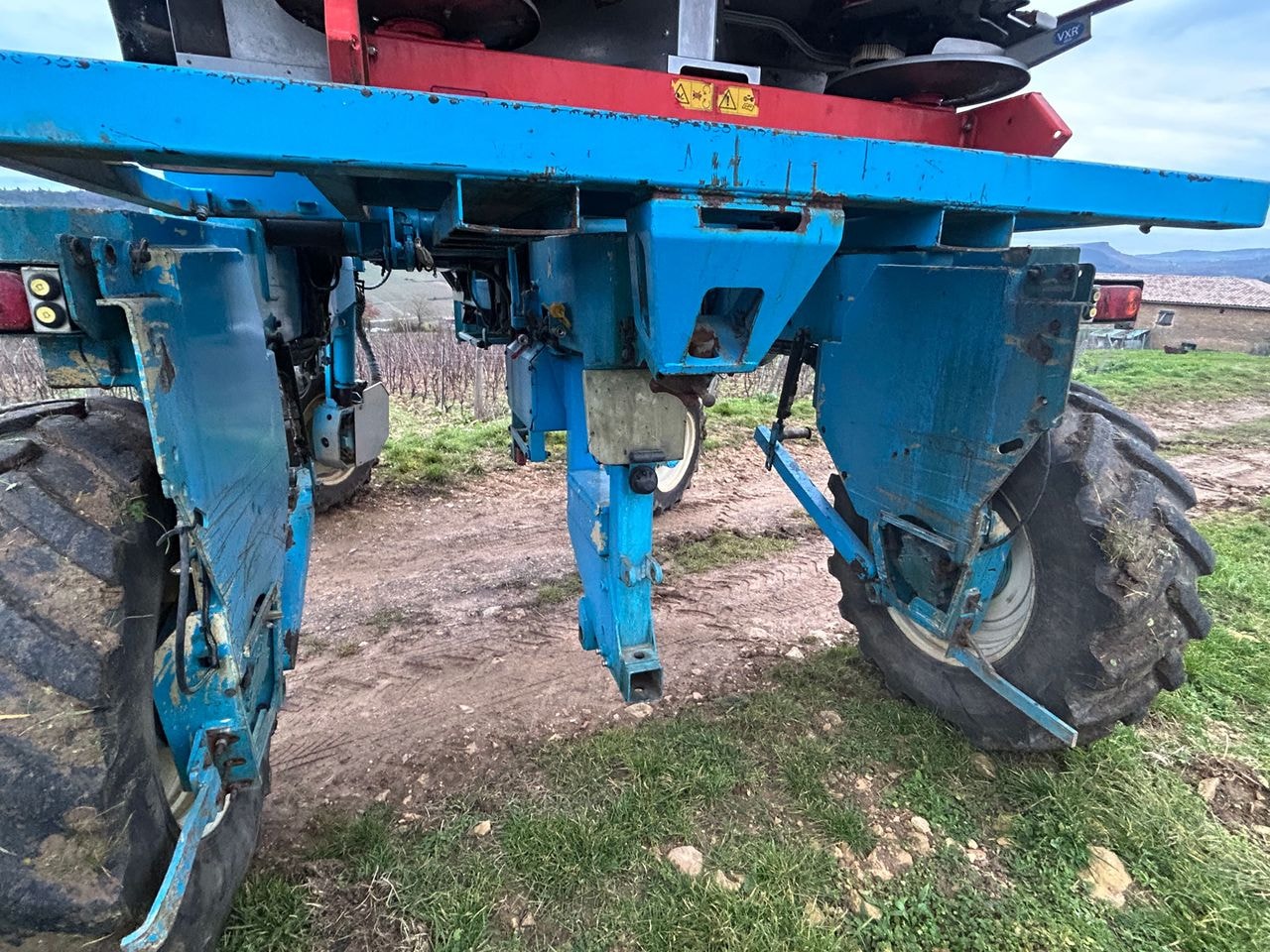 Tracteur enjambeur BOBARD JEUNE 1096 V2 - photo slide 6