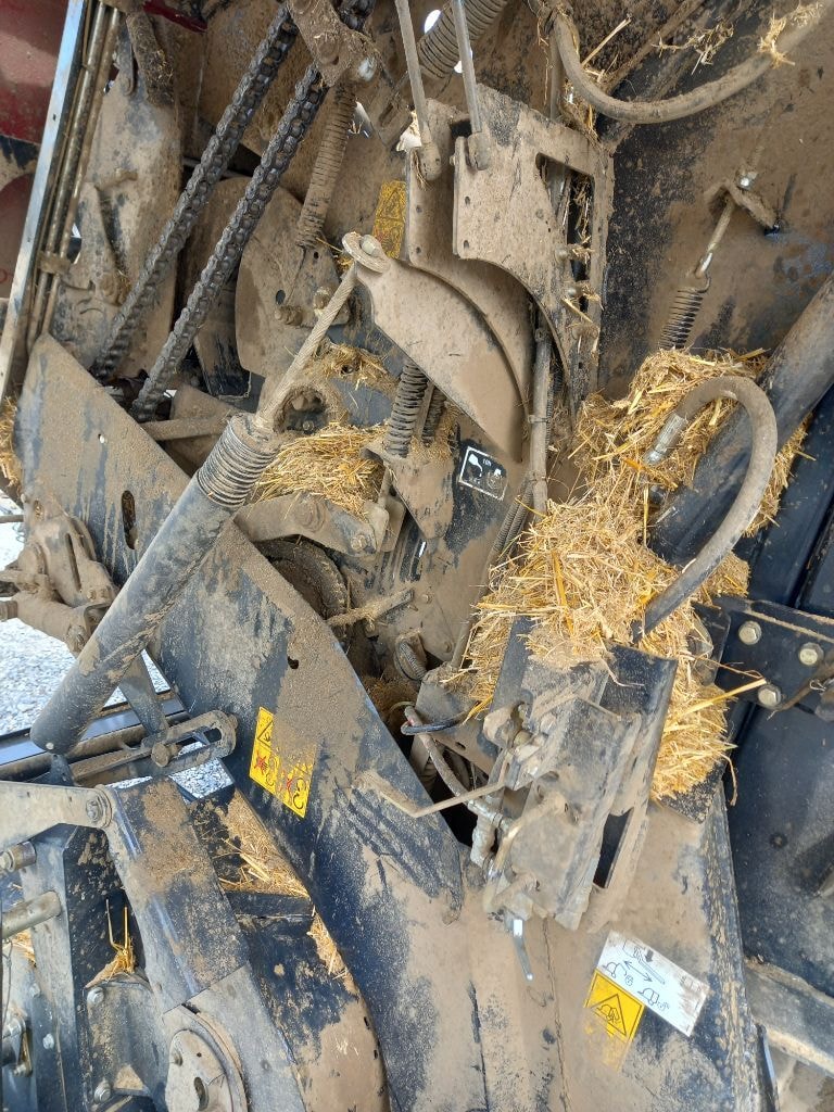 Presse balles rondes CASE IH RB 465 - photo slide 17