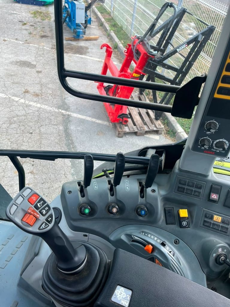 Tracteur chargeur CLAAS Arion 430 - photo slide 7