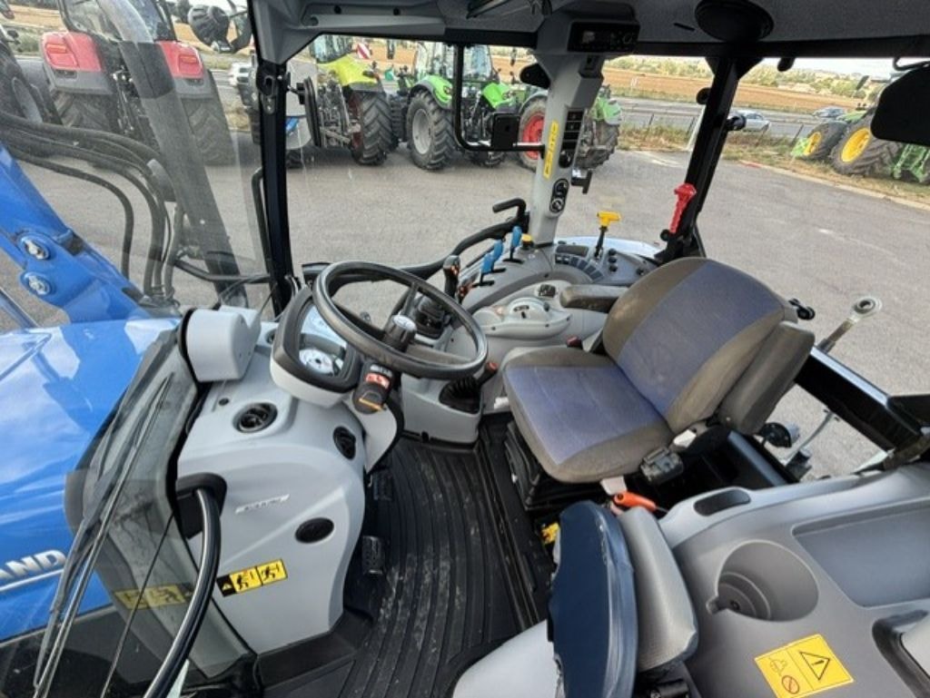 Tracteur chargeur NEW HOLLAND T5.100 - photo slide 12