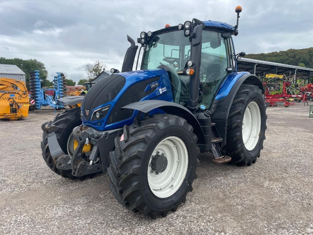 Tracteur VALTRA N 154 V - photo slide 10