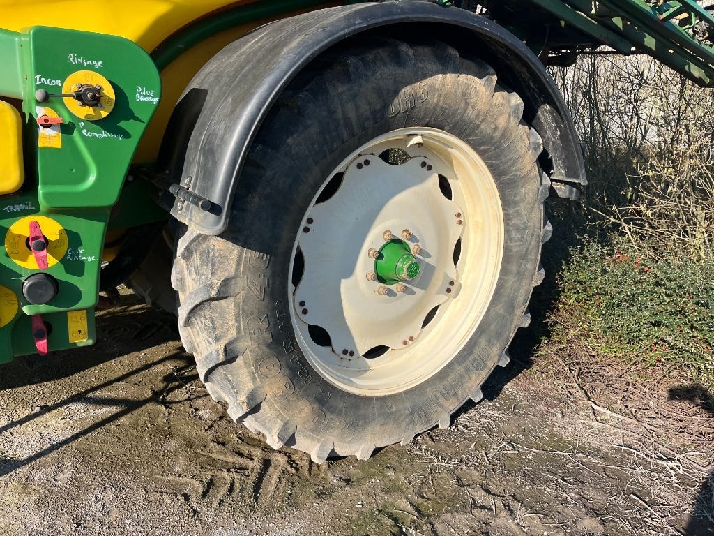 Pulverisateur JOHN DEERE 832 - photo slide 6