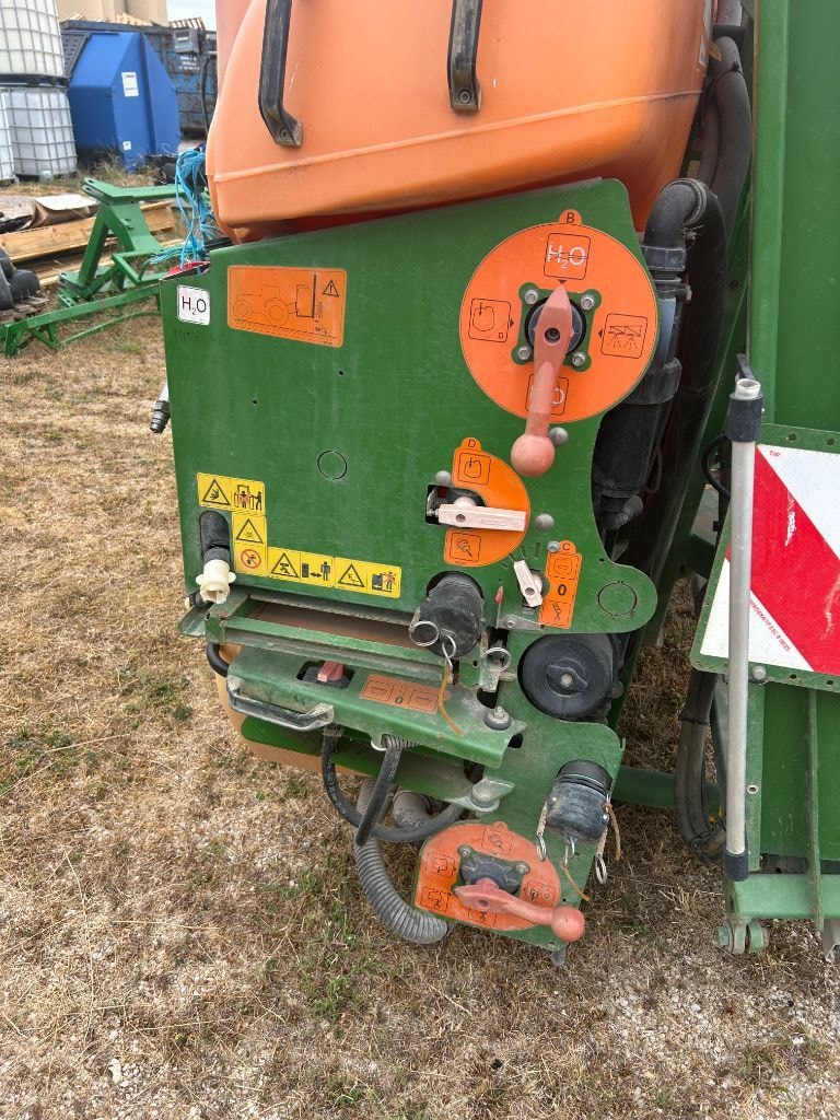 Pulverisateur AMAZONE UF 901 - photo slide 5
