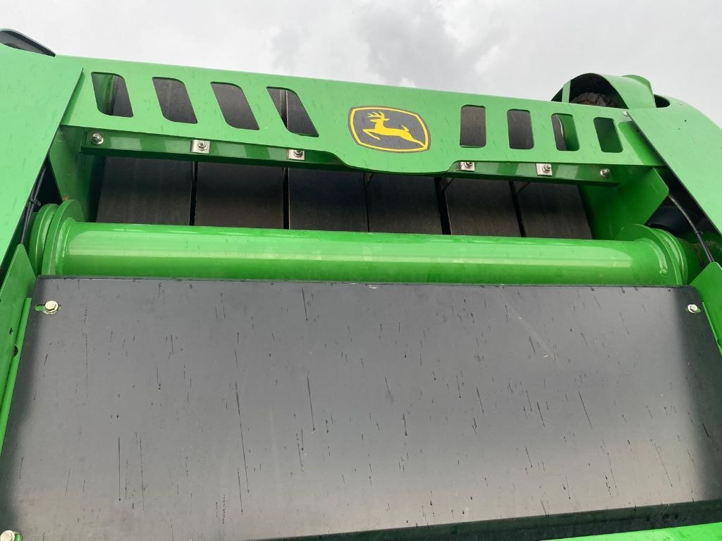 Presse balles rondes JOHN DEERE V451m  - photo slide 16