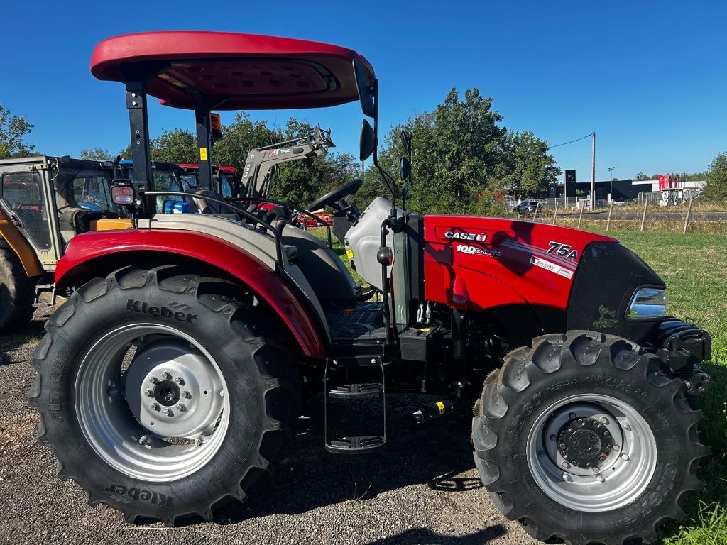 Tracteur CASE IH FARMALL 75A - photo slide 9