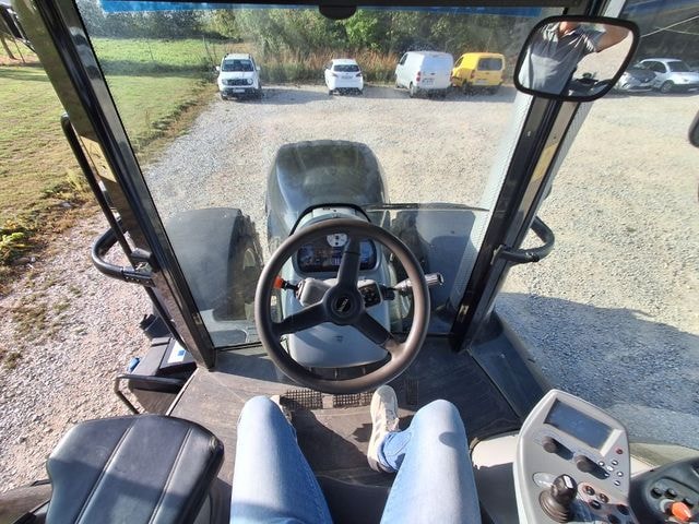 Tracteur VALTRA S274 - photo slide 23