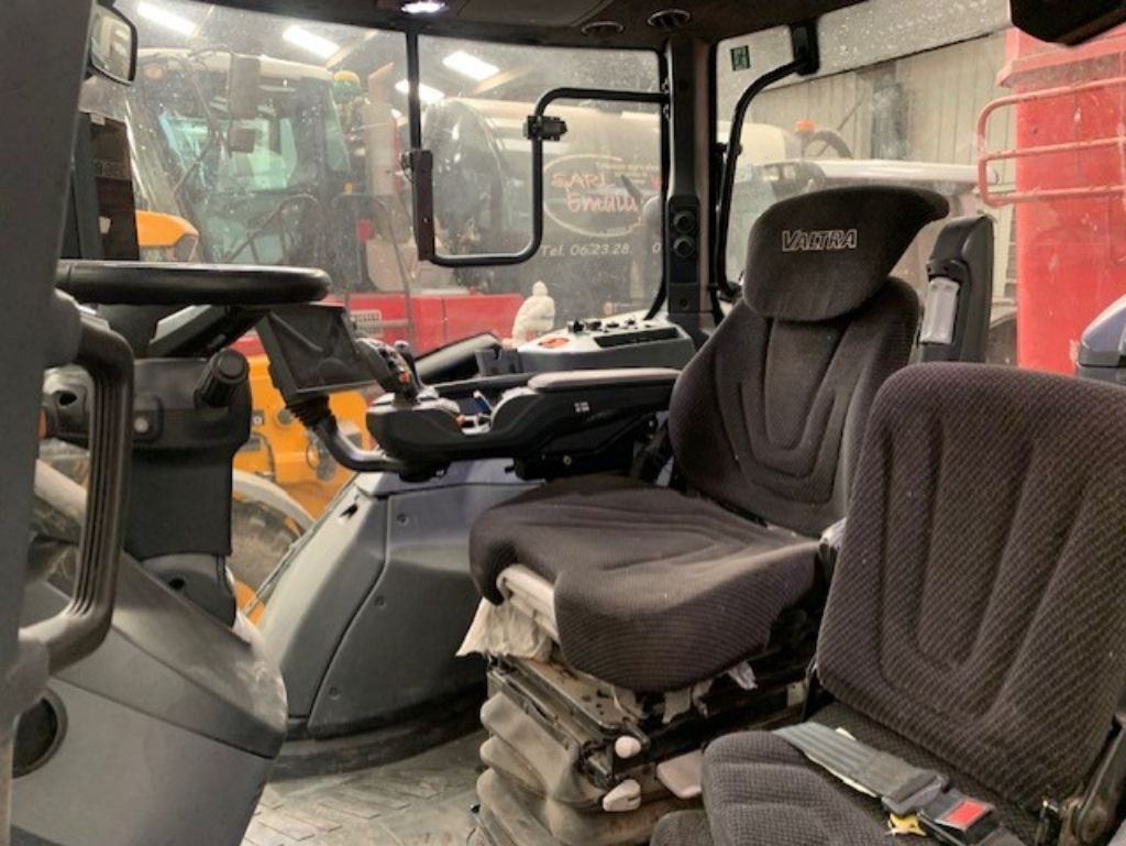 Tracteur VALTRA N175D - photo slide 6