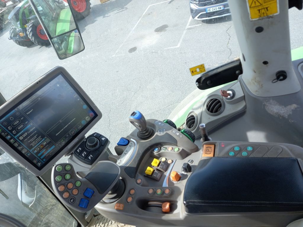 Tracteur DEUTZ FAHR 7250 TTV - photo slide 20