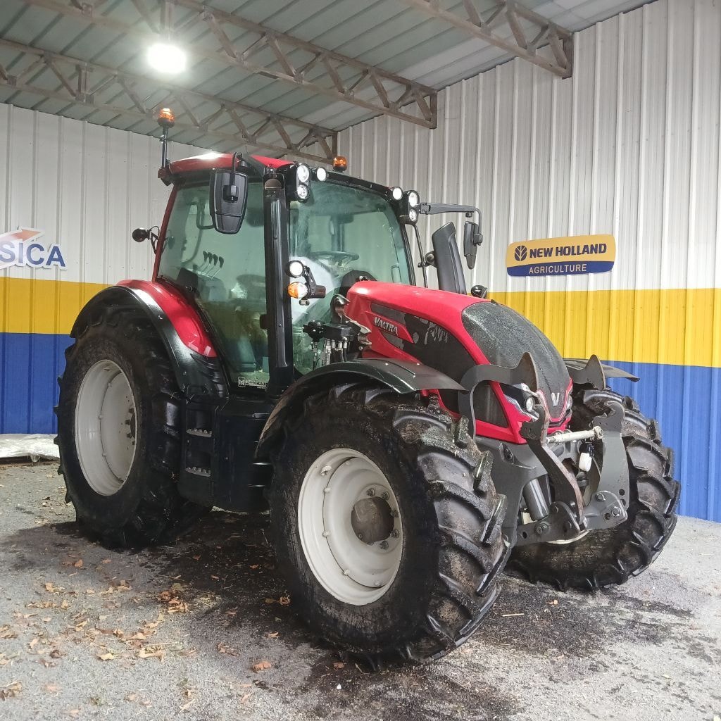 Tracteur VALTRA N135 - photo slide 2