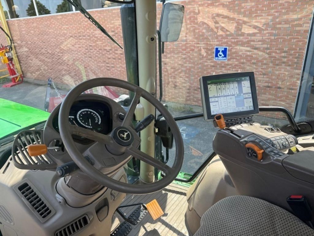 Tracteur JOHN DEERE 6155R - photo slide 9
