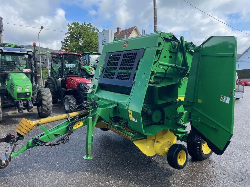 Presse balles rondes JOHN DEERE 572 - photo slide 8