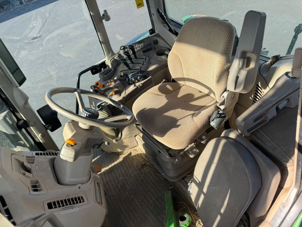 Tracteur chargeur JOHN DEERE 6100M - photo slide 9