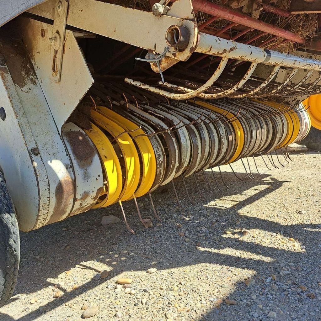 Presse balles rondes NEW HOLLAND 5950 - photo slide 6