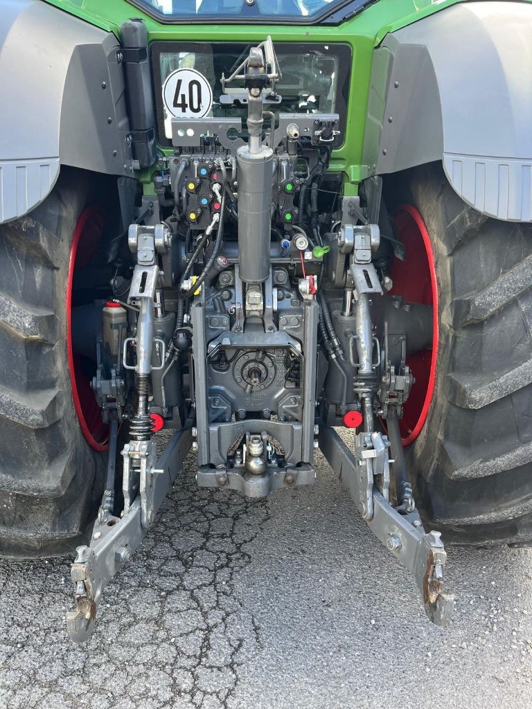 Tracteur FENDT 826 S4 Profi + - photo slide 10