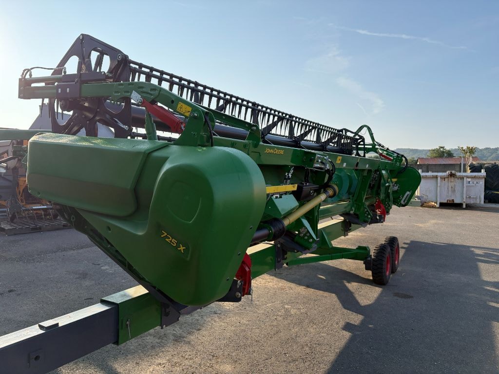 Moissonneuse JOHN DEERE T660 HM - photo slide 15