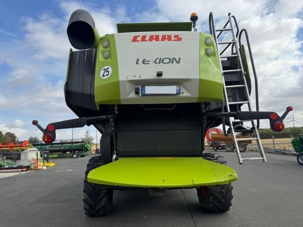 Moissonneuse CLAAS LEXION 740 - photo slide 9