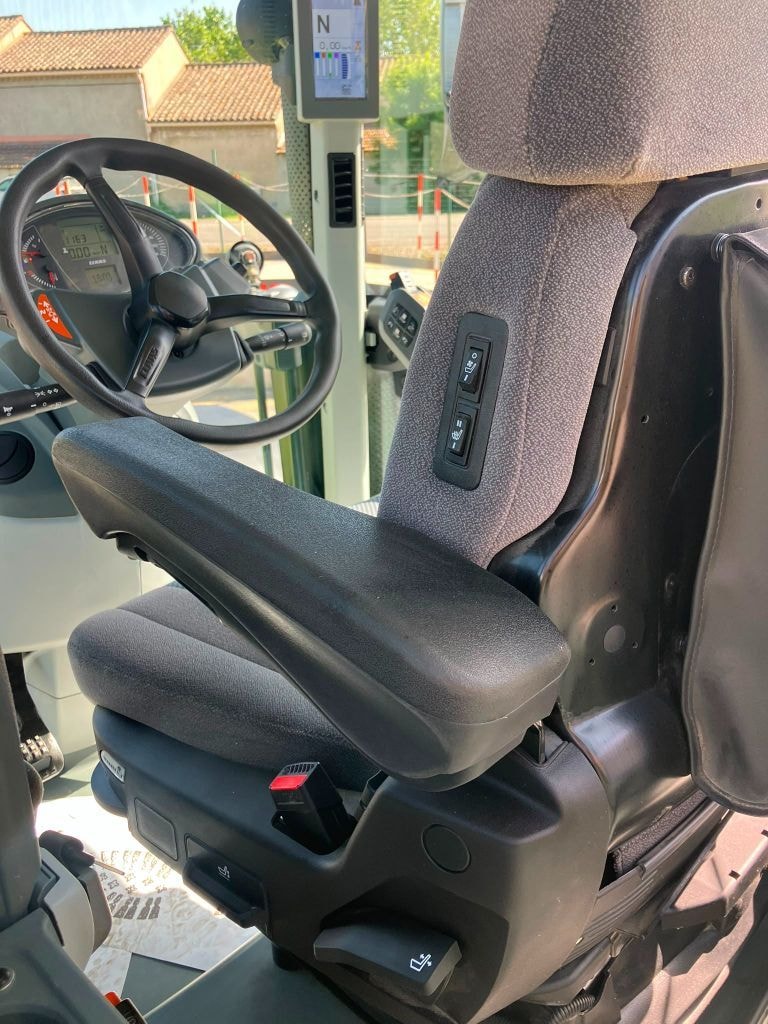 Tracteur CLAAS ARION 530 cis+ - photo slide 11